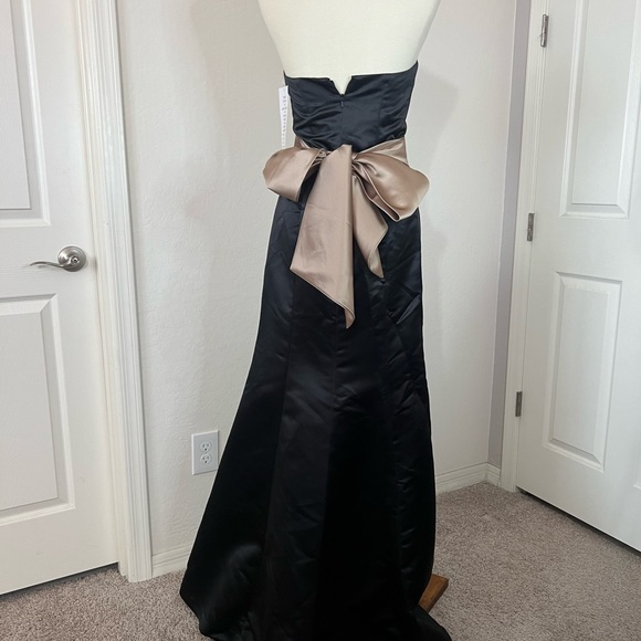 Bill Levkoff Long Gown Size 4 - Picture 4 of 13